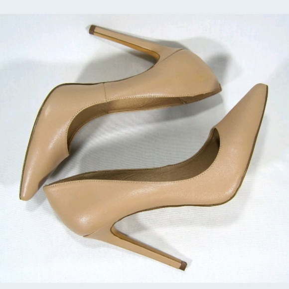 Siren Nude Pointed-Toe Leather Pumps Size: 9M - Picture 6 of 8